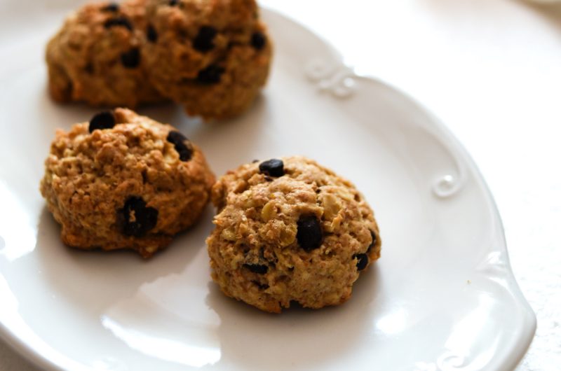 Szybkie ciasteczka orzechowe z płatkami owsianymi